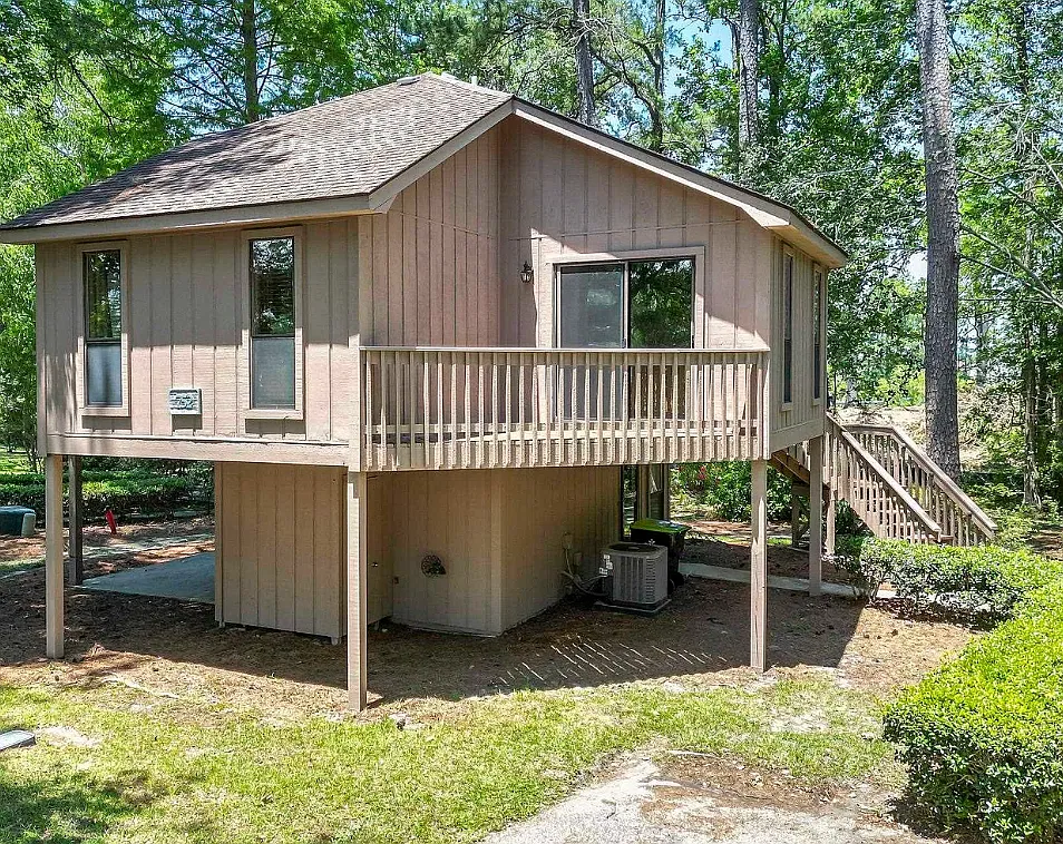 3 bed, 1334 sqft, $1,800 — Photo 1
