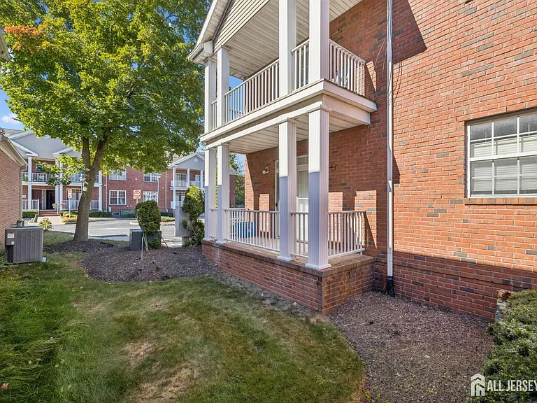 21 Park Sq — Photo 14