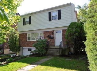 92 North Rd, Eastchester, NY 10709