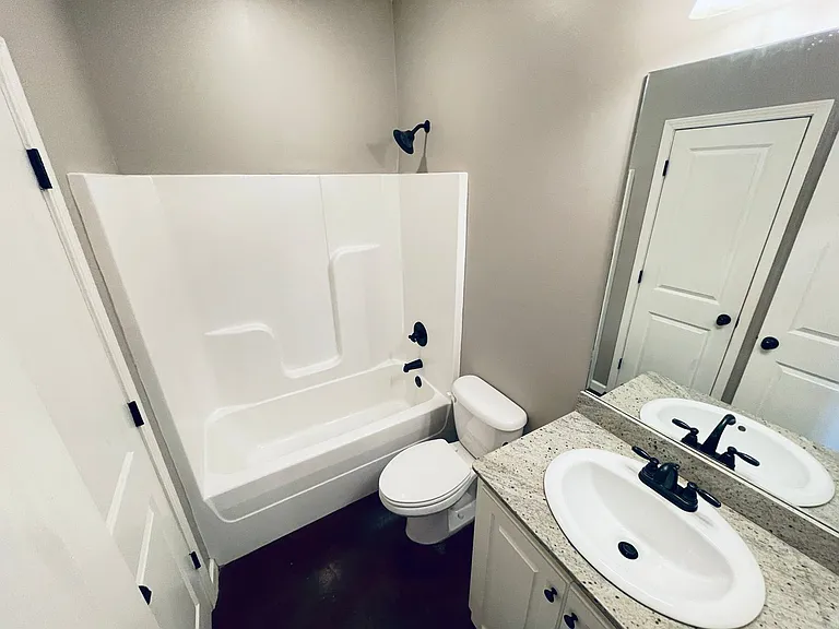 401 Riley Cv — Photo 10