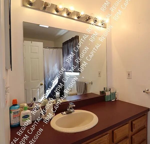 121 Lemont Ave — Photo 19
