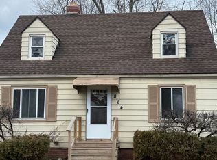 864 E 260th St, Euclid, OH 44132