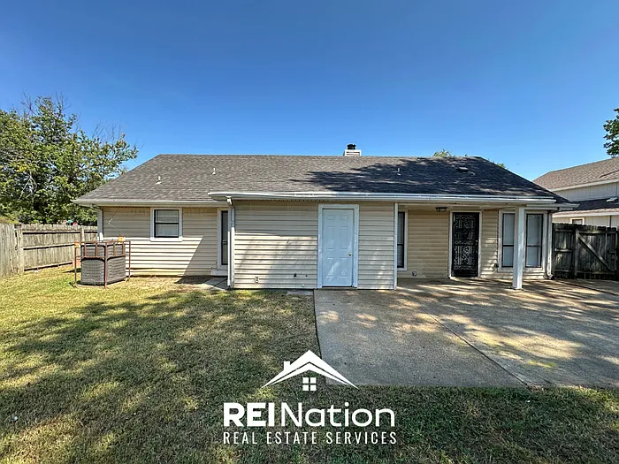 3 bed, 2.0 bath, 1440 sqft, $1,495 — Photo 3