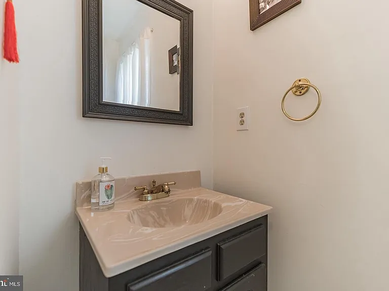 4283 Country Squire Ln — Photo 9
