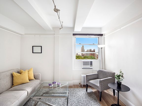 2nd image of 365 W 20th St APT 12D