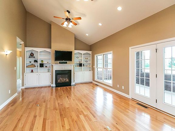 5th image of 3001 Oak Hill Ln