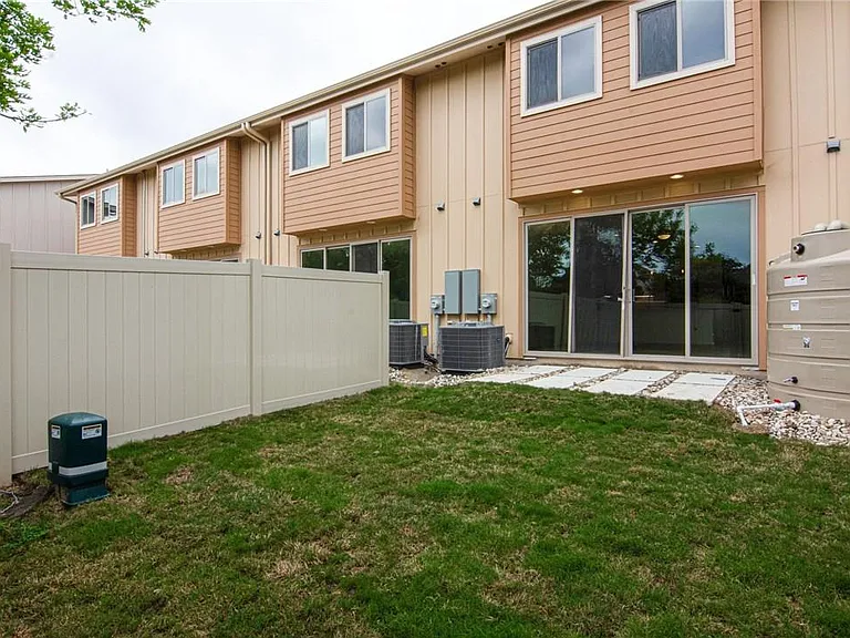 102 Conservation Dr #102 — Photo 4