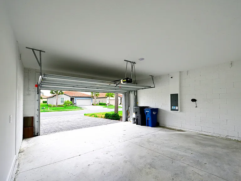 3806 Savanna Palms Ct — Photo 34