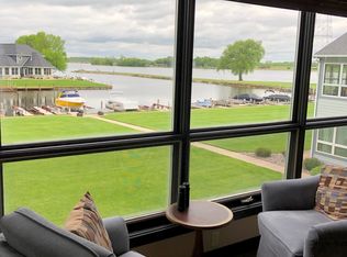 315 Captains Ct, Winneconne, WI 54986