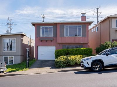 305 Lakeshire Dr, Daly City, CA, 94015