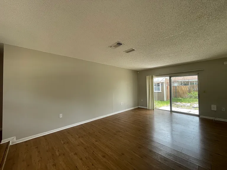 14872 SW 35th Cir — Photo 3