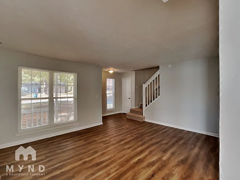 3050 Brook Hollow Dr — Photo 8