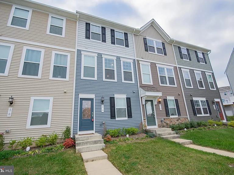 34 Coolidge Ave — Photo 44