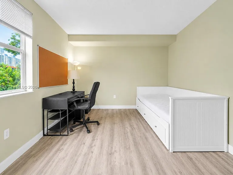 17145 N Bay Rd #4304 — Photo 19