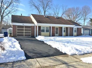 28 Express Ln, Willingboro, NJ 08046
