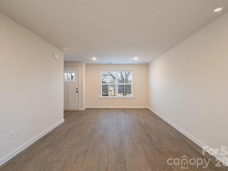 426 2nd St SW — Photo 7