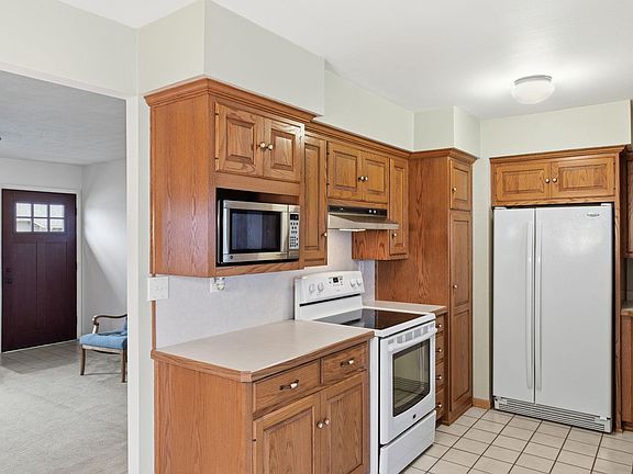5th image of 600 N Crescent Dr