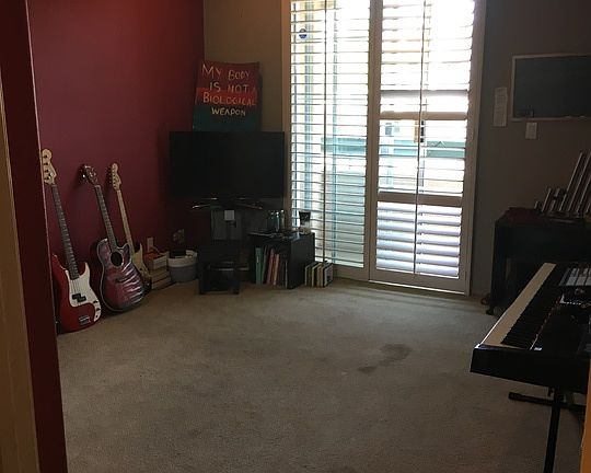4th image of 10655 Bloomfield St #11