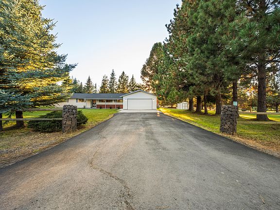 3rd image of 61909 Skyline View Dr