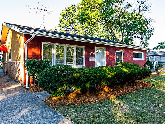 2nd image of 1424 Forest Ave