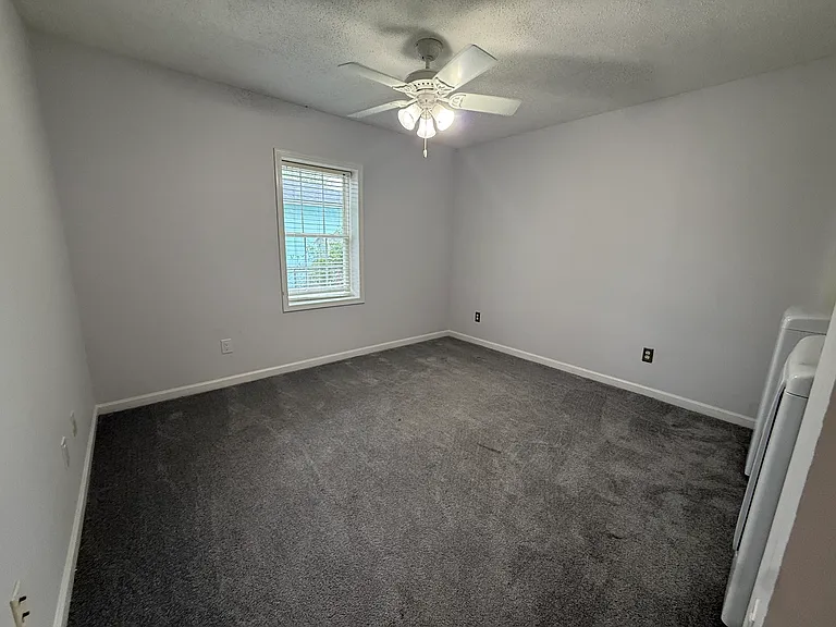 120 N Pinewood Dr #1 — Photo 9
