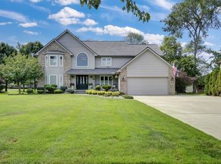 374 Medway Rd, Highland Heights, OH 44143