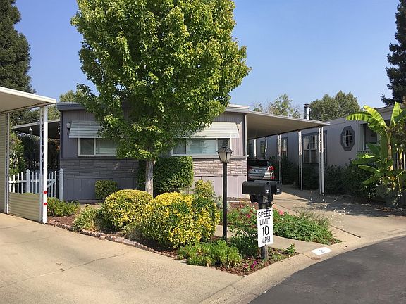 2nd image of 31 La Cienega Way
