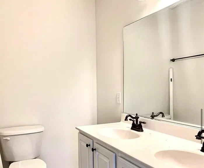 81 Catherine Ct — Photo 5