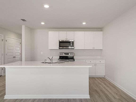 4th image of 3143 Rachel Pl