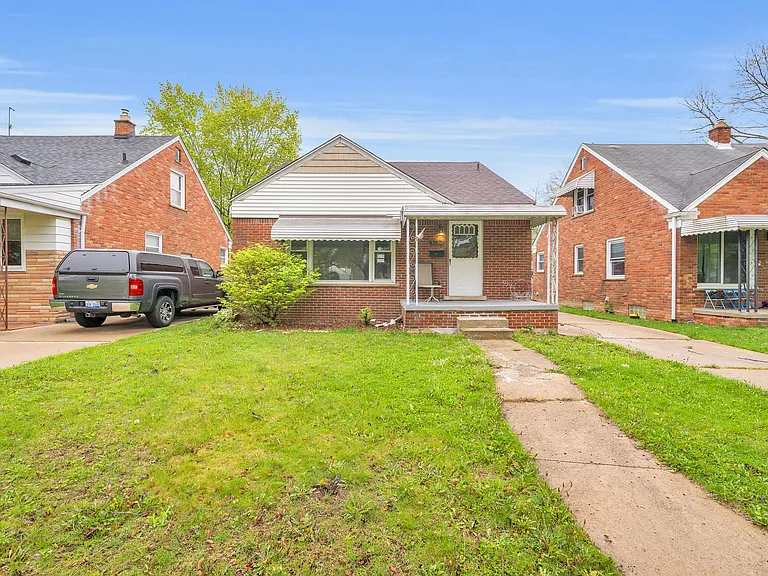 3837 Katherine St — Photo 3