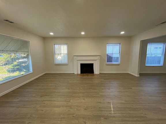 Spacious living room