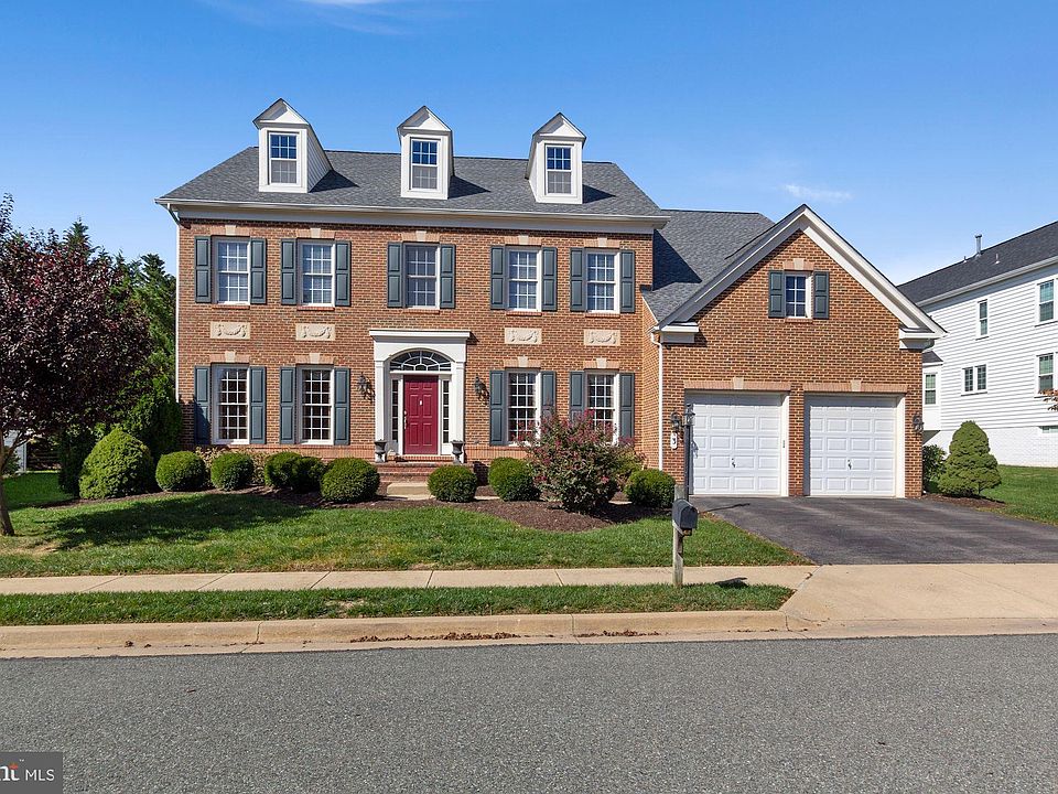 1st image of 3 Sweetwood Ct