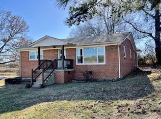 2066 Fall River Rd, Leoma, TN 38468