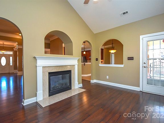 5th image of 7757 Saint Andrews Ln