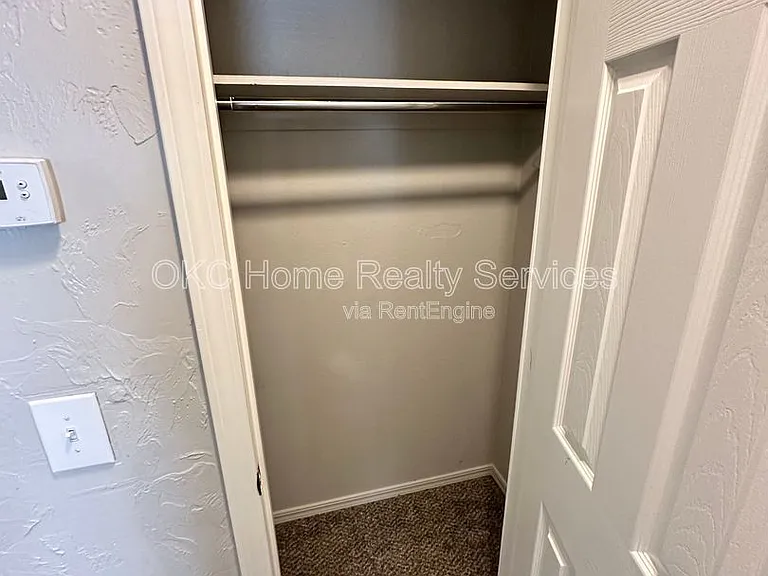 8417 S Villa Ave — Photo 17