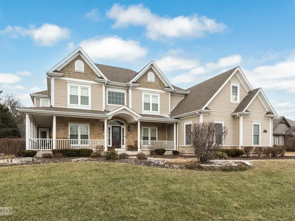 5977 Whitetail Ridge Dr, Yorkville, IL 60560