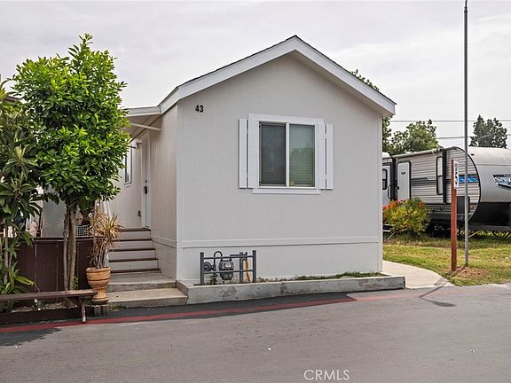 4th image of 7650 Balboa Blvd Spc 43