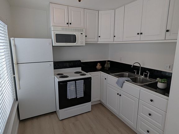 2nd image of 522 25th Ave APT 2