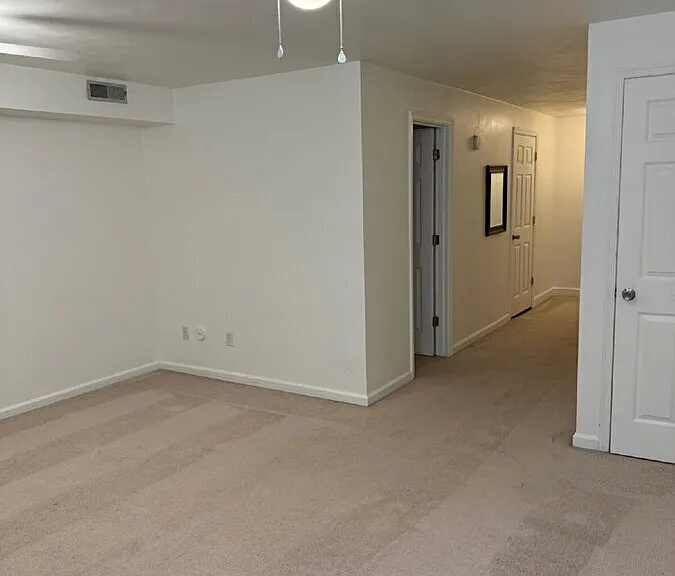 2429 Avenham Ave SW #7 — Photo 8