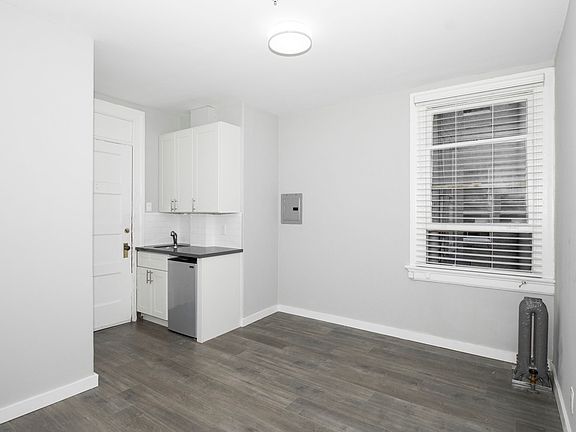 2nd image of 698 Bush St APT 401
