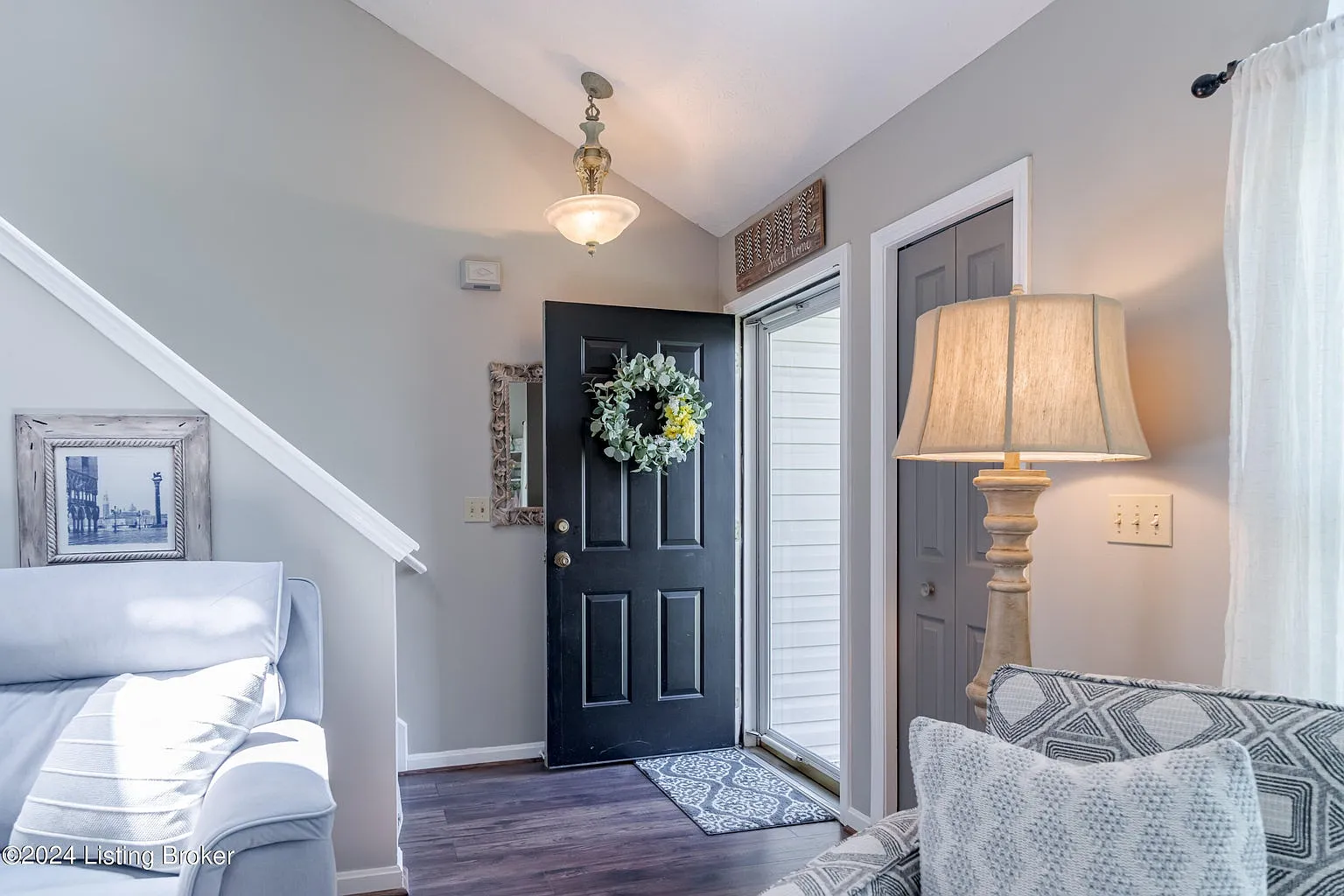 4 bed, 1600 sqft, $2,200 — Photo 3