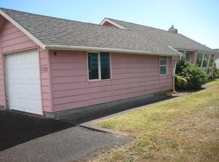 1026 SW Elizabeth St, Newport, OR 97365