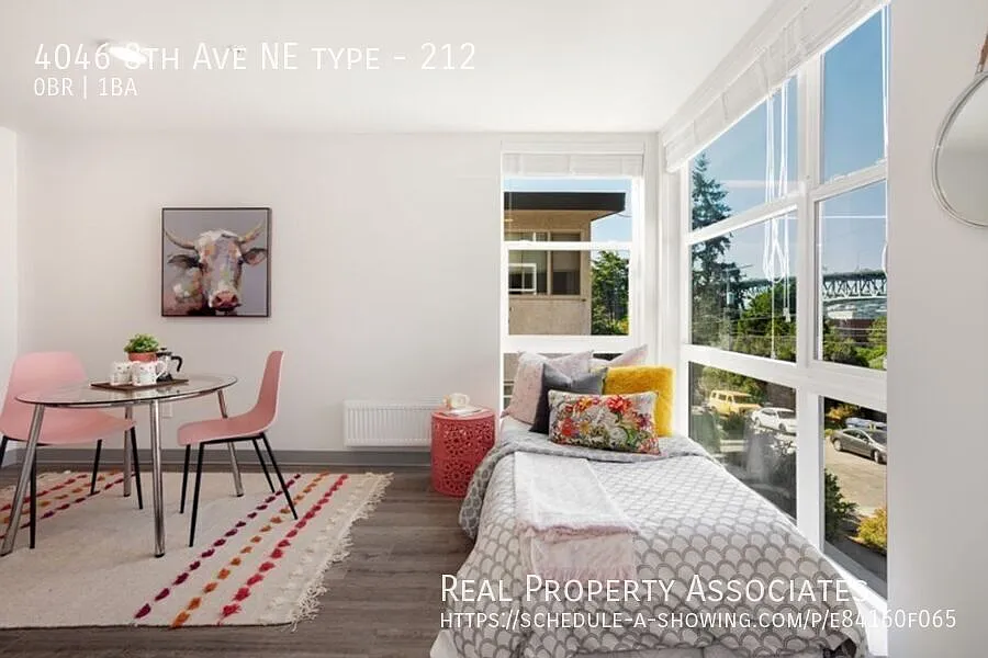 Close to UW campus, Pre-lease for fall 2026 — Photo 2
