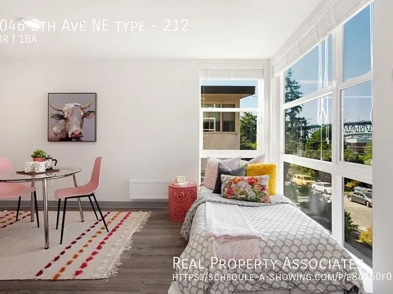 4046 8th Ave NE #212 — Photo 2
