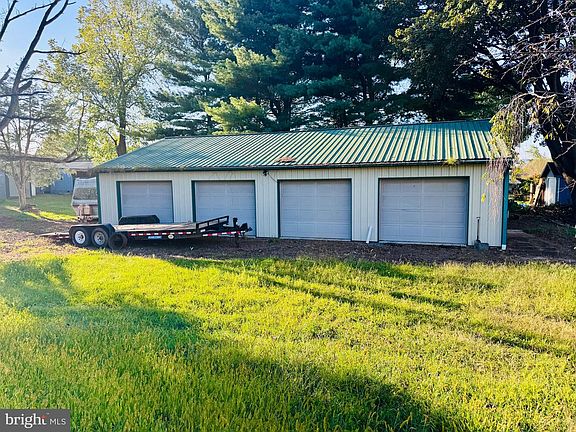4th image of 895 Pleasant Hill Rd