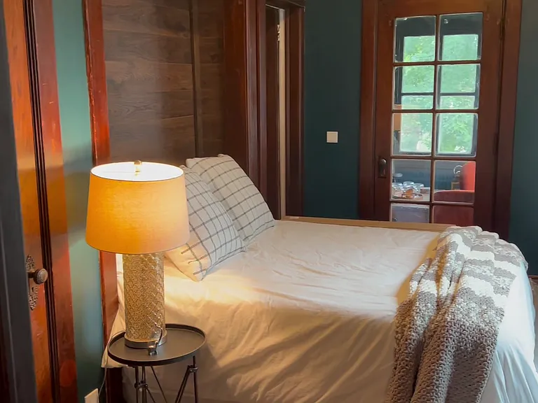 2314 Buchanan St NE — Photo 4