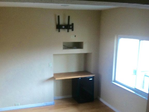 Wine Cooler_TV Wall Mount