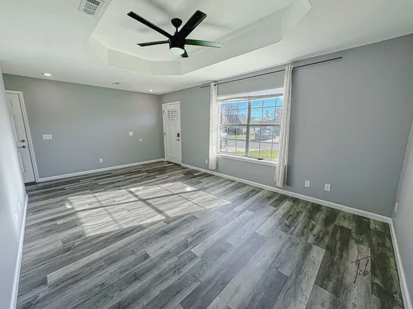 11 Holly Dr, Bentonville, AR