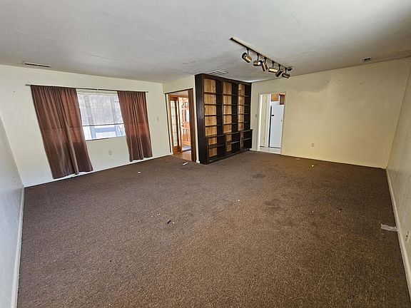 4th image of 1508 Rita Dr NE