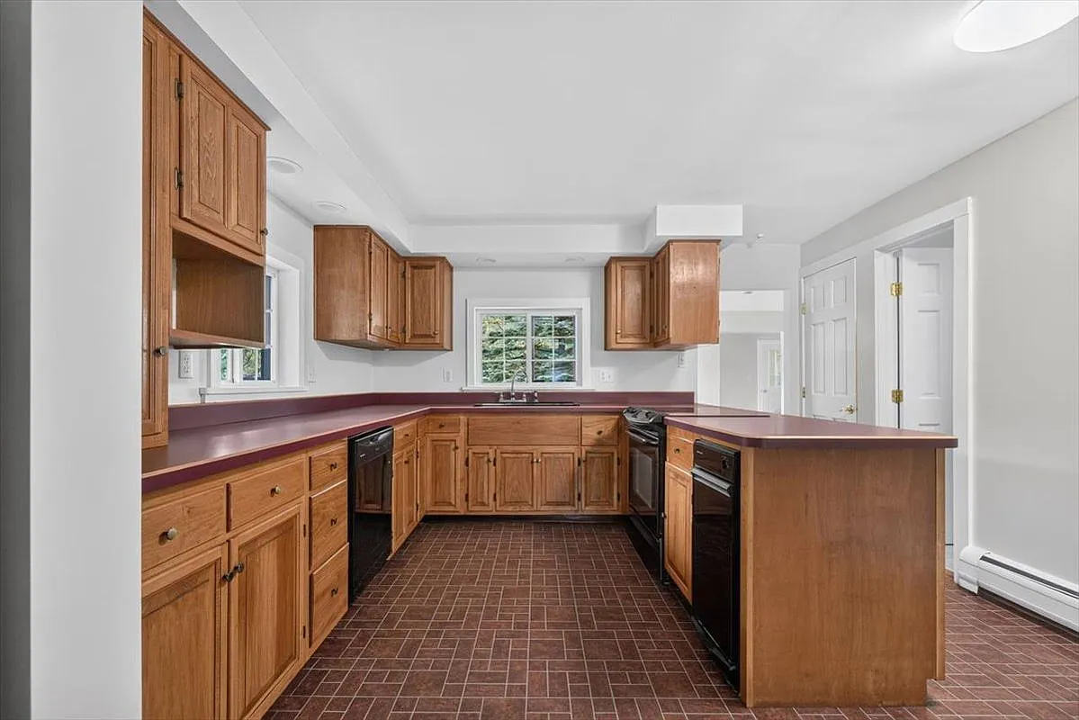 3 bed, 2.0 bath, 1687 sqft, $2,195 — Photo 4